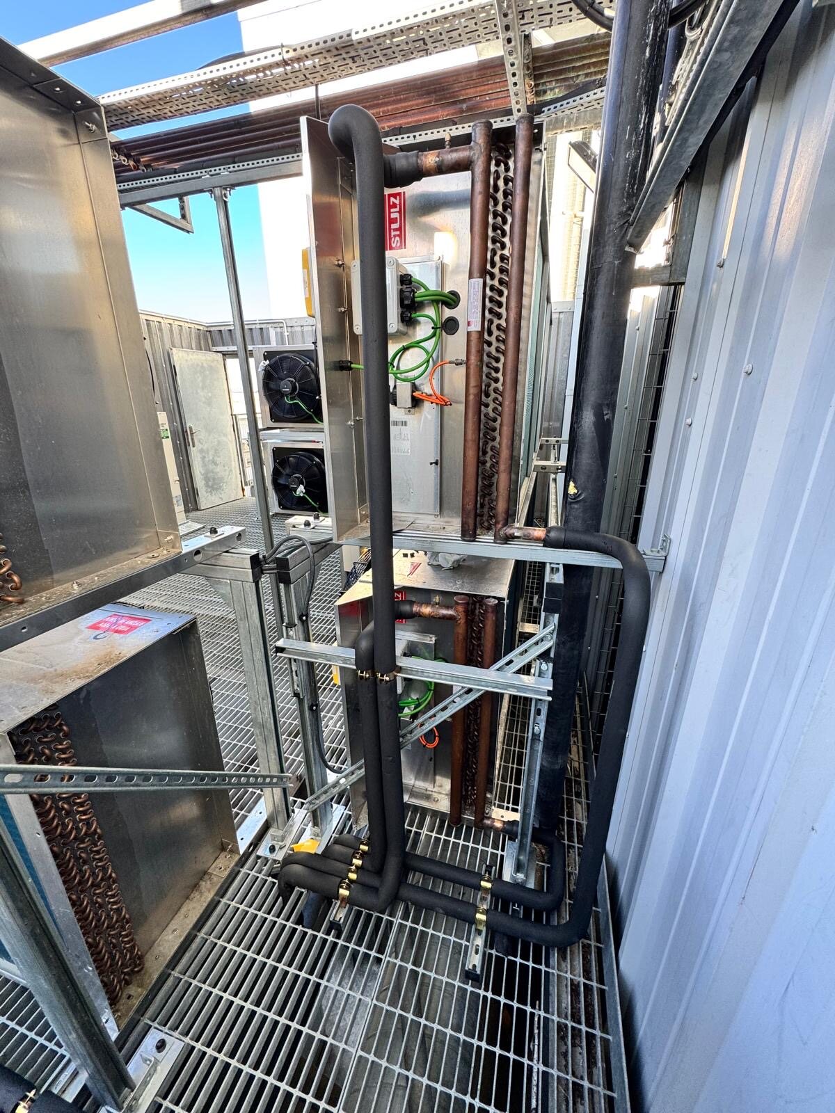 R513A refrigeration connections and coils within a restricted external service space
